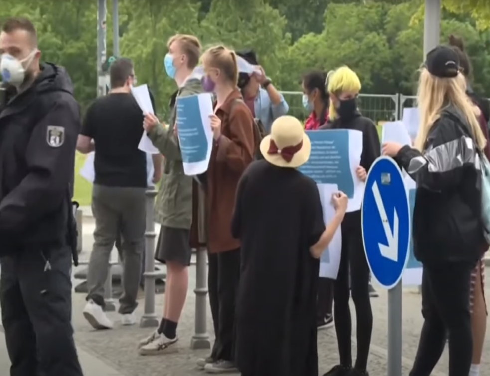 Demonstranti u Nemačkoj sve oštrije protiv antikorona mera (VIDEO)
